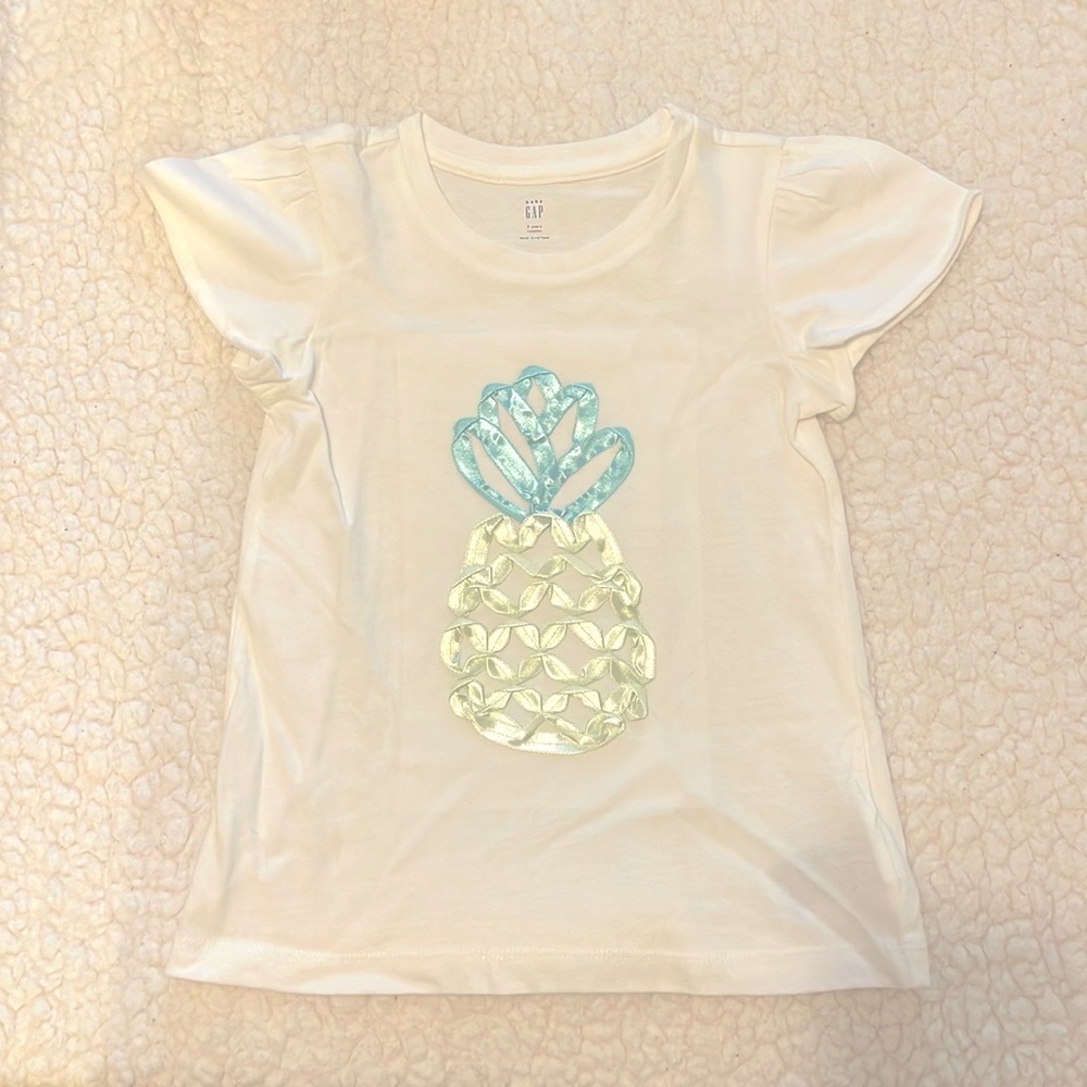GAP Girls Short sleeve shirt. Size 5